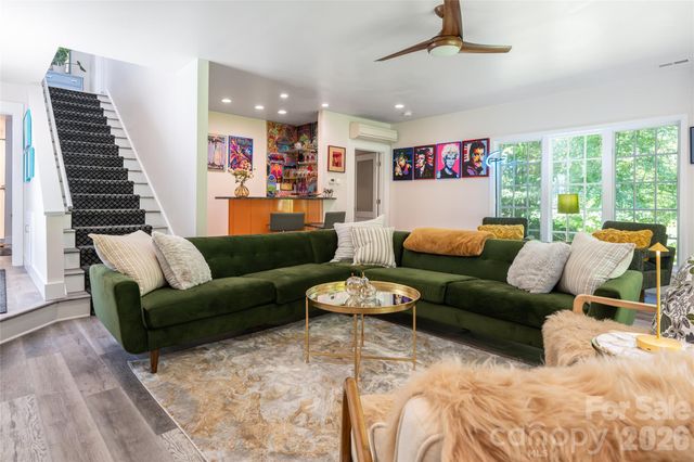2511 Kanuga Road, Hendersonville, NC 28739