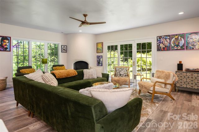 2511 Kanuga Road, Hendersonville, NC 28739