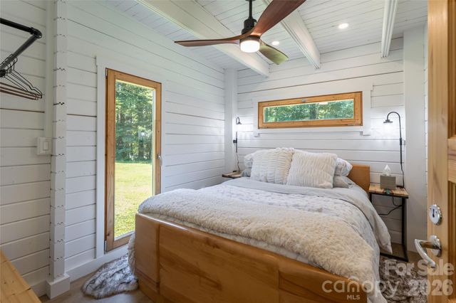 2511 Kanuga Road, Hendersonville, NC 28739