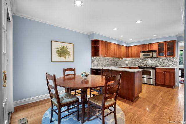 1102 Fairway Green, Mamaroneck, NY 10543