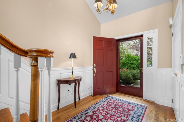 1102 Fairway Green, Mamaroneck, NY 10543