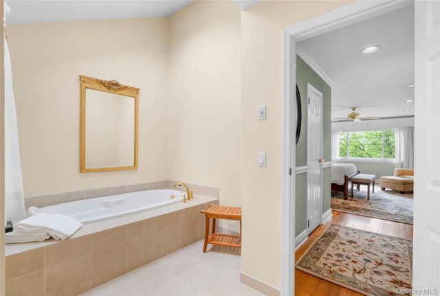 1102 Fairway Green, Mamaroneck, NY 10543