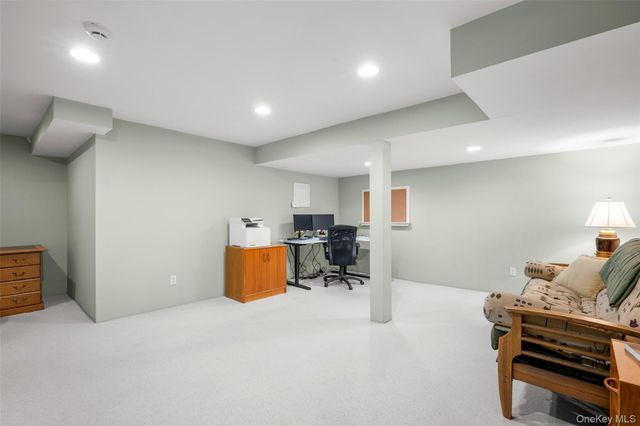 1102 Fairway Green, Mamaroneck, NY 10543