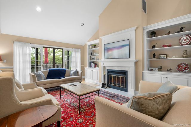 1102 Fairway Green, Mamaroneck, NY 10543