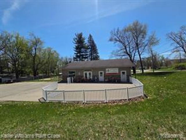 3107 Hayes Street, Leoni Township, MI 49203