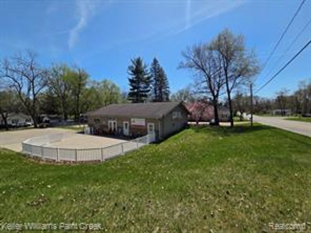 3107 Hayes Street, Leoni Township, MI 49203