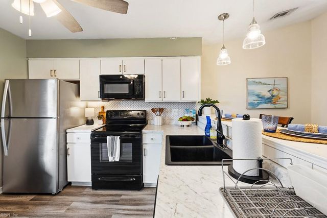 4814 Station House LN, Virginia Beach, VA 23455