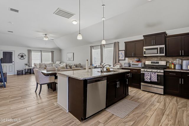 13757 Lago Vista Avenue, Horizon City, TX 79928