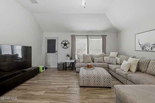 13757 Lago Vista Avenue, Horizon City, TX 79928