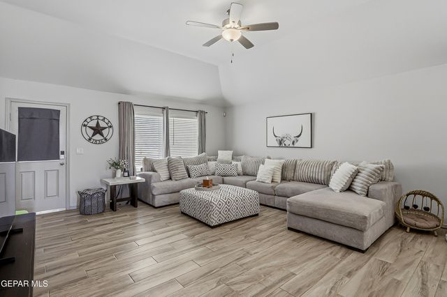 13757 Lago Vista Avenue, Horizon City, TX 79928