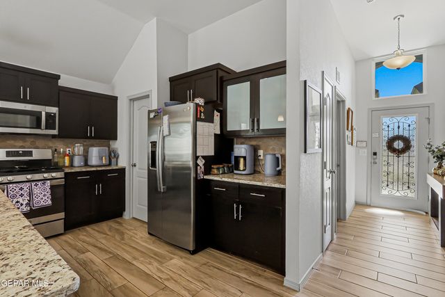 13757 Lago Vista Avenue, Horizon City, TX 79928