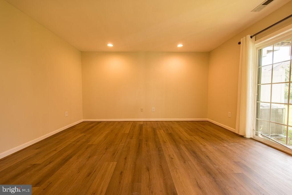 9829 SOLAR CRSE, Laurel, MD 20723