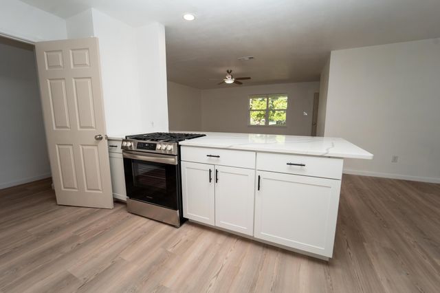 717 Magnolia Street, Kennedale, TX 76060