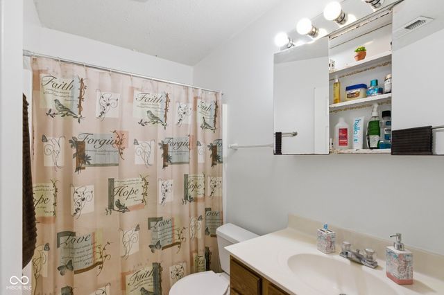 2074 Alysheba Drive, Indianapolis, IN 46234