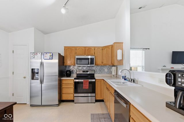 2074 Alysheba Drive, Indianapolis, IN 46234