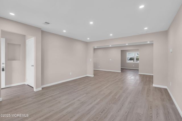 89 Brakenbury Drive, Toms River, NJ 08757