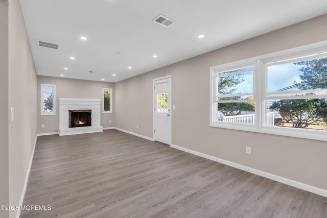 89 Brakenbury Drive, Toms River, NJ 08757