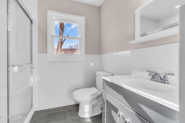 89 Brakenbury Drive, Toms River, NJ 08757