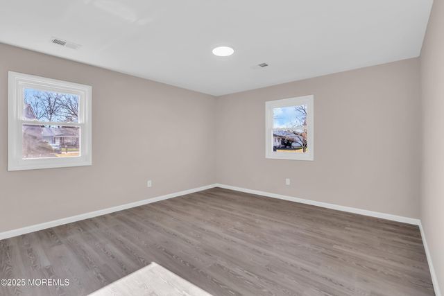 89 Brakenbury Drive, Toms River, NJ 08757