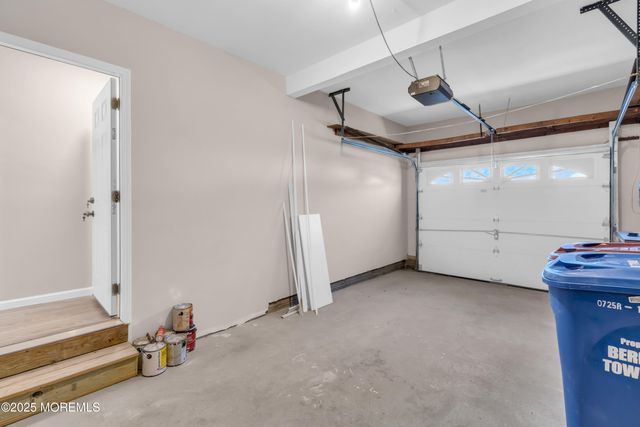 89 Brakenbury Drive, Toms River, NJ 08757