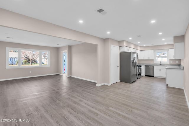 89 Brakenbury Drive, Toms River, NJ 08757