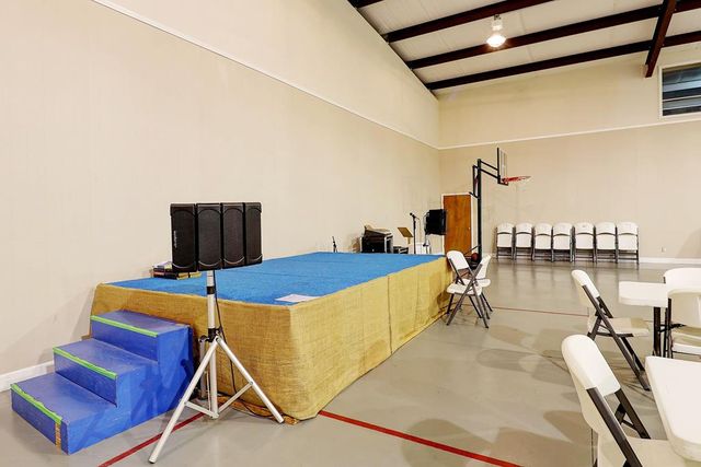 319 County Rd 79, Headland, AL 36345