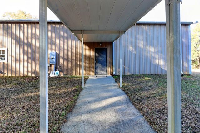 319 County Rd 79, Headland, AL 36345