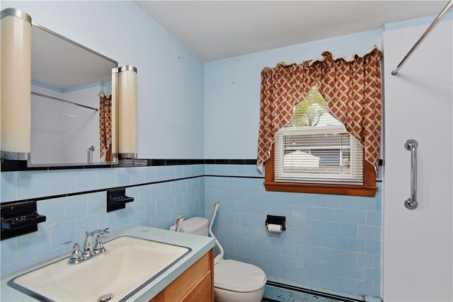 121 Fern Street, Warwick, RI 02889