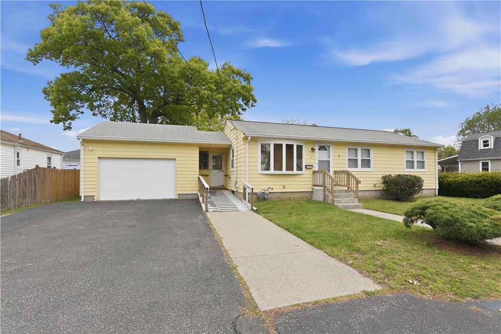 121 Fern Street, Warwick, RI 02889