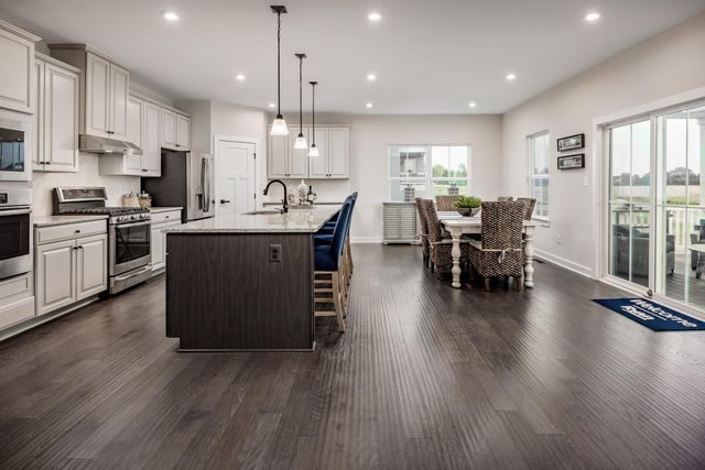 7236 Fairway Rdg CIR, Salem, VA 24153