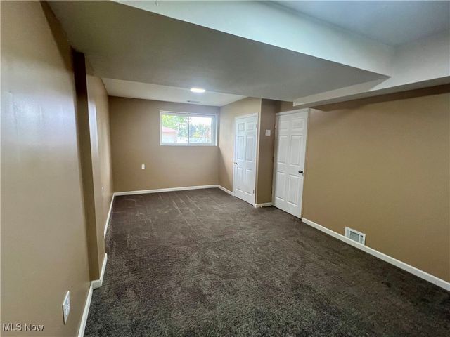 1523 Queenstown Road, Kent, OH 44240