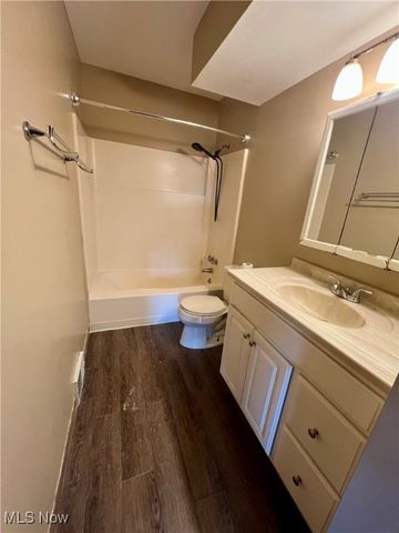 1523 Queenstown Road, Kent, OH 44240