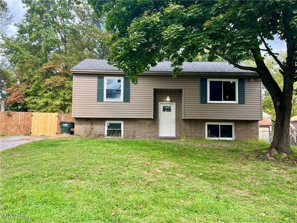 1523 Queenstown Road, Kent, OH 44240