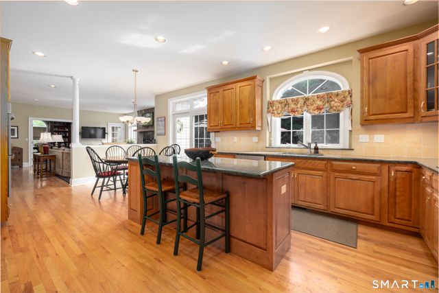 21 Merlins Lane, Newtown, CT 06470