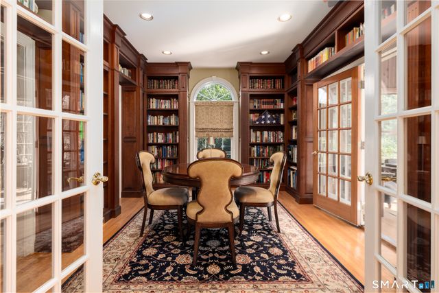 21 Merlins Lane, Newtown, CT 06470