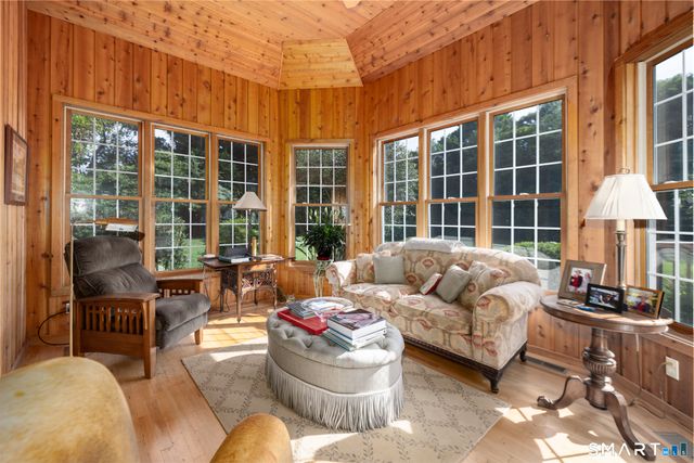 21 Merlins Lane, Newtown, CT 06470