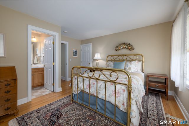 21 Merlins Lane, Newtown, CT 06470