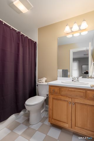 21 Merlins Lane, Newtown, CT 06470
