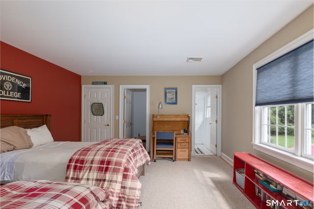 21 Merlins Lane, Newtown, CT 06470