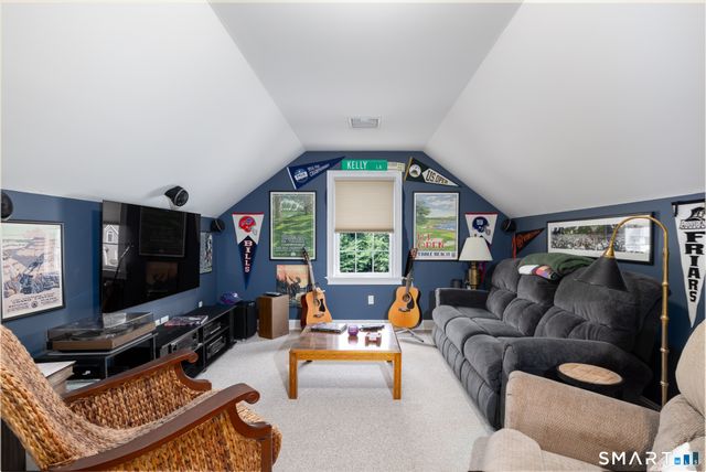 21 Merlins Lane, Newtown, CT 06470