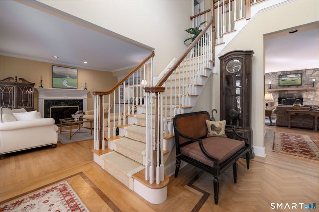 21 Merlins Lane, Newtown, CT 06470