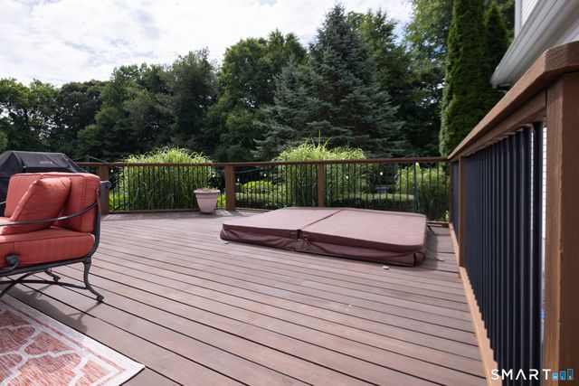 21 Merlins Lane, Newtown, CT 06470