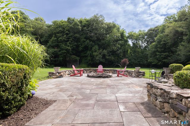 21 Merlins Lane, Newtown, CT 06470