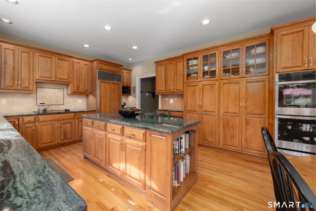 21 Merlins Lane, Newtown, CT 06470