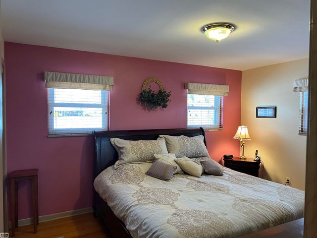 22832 Gary Lane, Saint Clair Shores, MI 48080