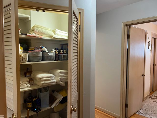 22832 Gary Lane, Saint Clair Shores, MI 48080