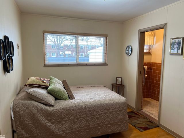 22832 Gary Lane, Saint Clair Shores, MI 48080