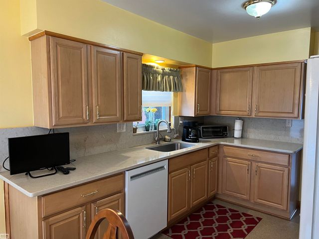 22832 Gary Lane, Saint Clair Shores, MI 48080