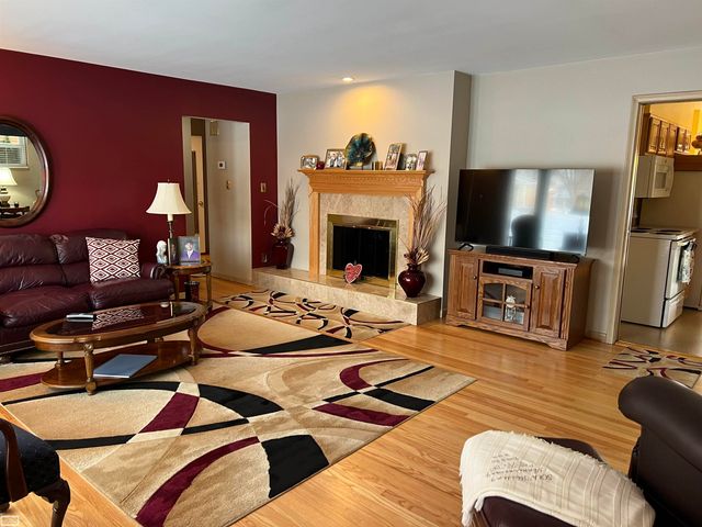 22832 Gary Lane, Saint Clair Shores, MI 48080