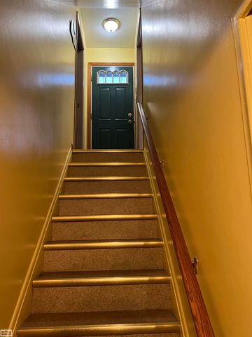 22832 Gary Lane, Saint Clair Shores, MI 48080